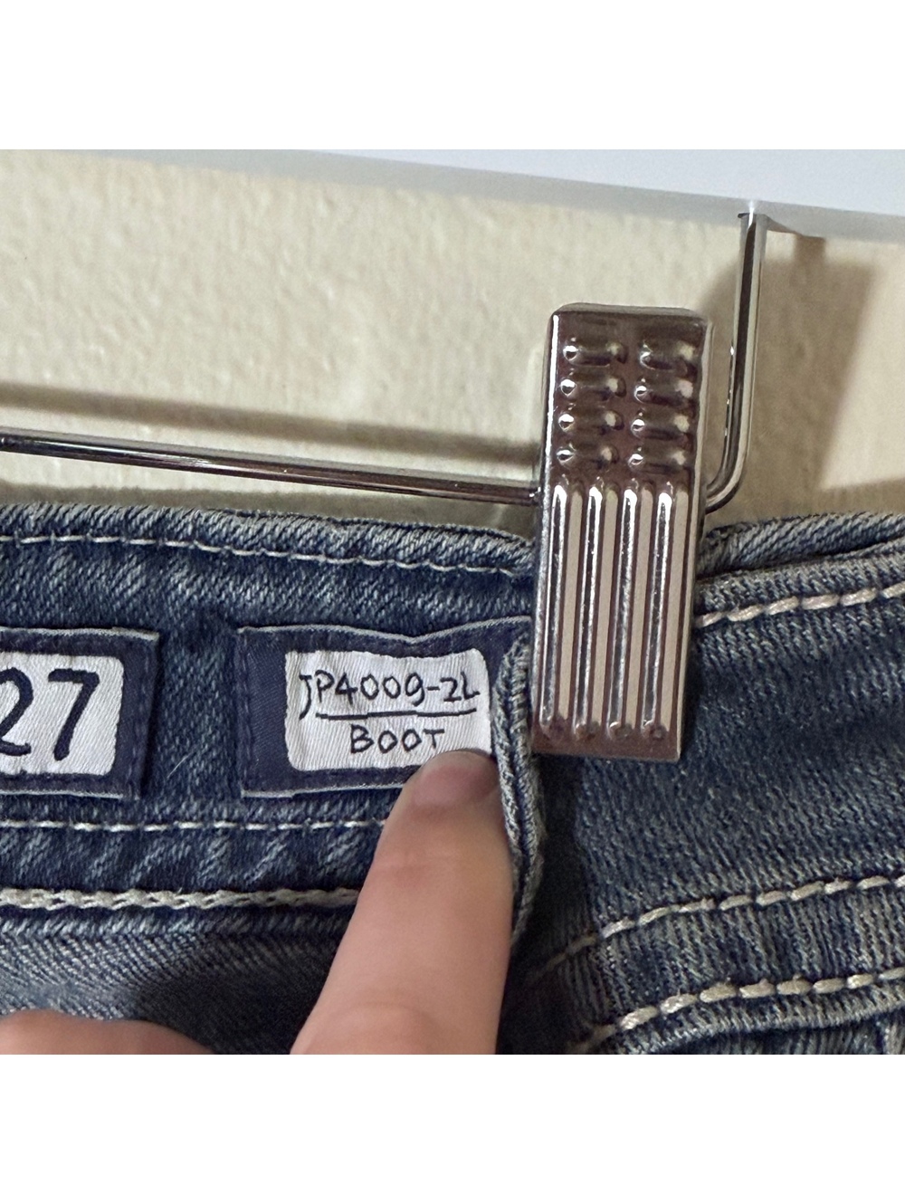 Miss Me Jeans Size 27 Dark Wash Distressed Bootcut Flare Y2K JP4009 2 Long - Picture 4 of 6